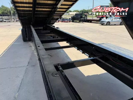 New #364489 2026 LOAD TRAIL GT 40 X 102 DUAL TANDEM FULL TILT CONTAINER TRAILER FLATBED GOOSENECK W/ HYD. JACKS & 18,000LB WINCH PACKAGE