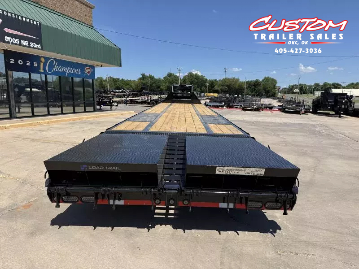 New #364920 2026 LOAD TRAIL GP 40 X 102 DUAL TANDEM LOW-PRO 24K GOOSENECK W/ MAX RAMPS