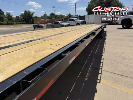 New #364920 2026 LOAD TRAIL GP 40 X 102 DUAL TANDEM LOW-PRO 24K GOOSENECK W/ MAX RAMPS