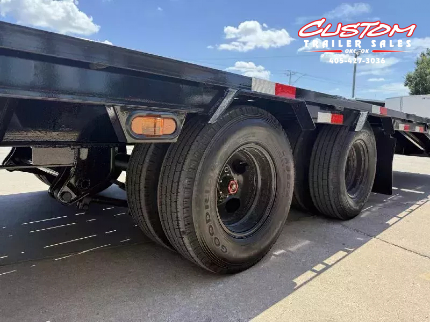 New #368121 2026 LOAD TRAIL GP 40 X 102 DUAL TANDEM LOW-PRO 24K GOOSENECK W/ MAX RAMPS