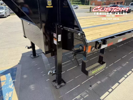 New #368121 2026 LOAD TRAIL GP 40 X 102 DUAL TANDEM LOW-PRO 24K GOOSENECK W/ MAX RAMPS