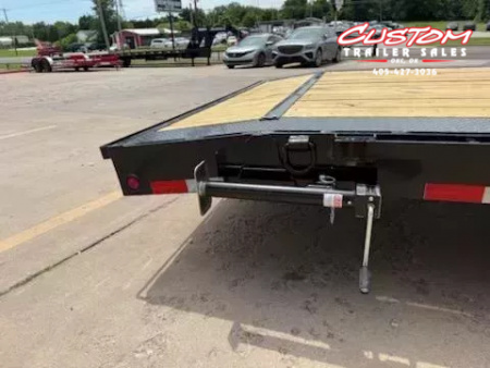 New #368288 2026 LOAD TRAIL GC 30 X 102 TANDEM AXLE 14K GOOSENECK EQUIPMENT HAULER W/ SLIDE IN RAMPS