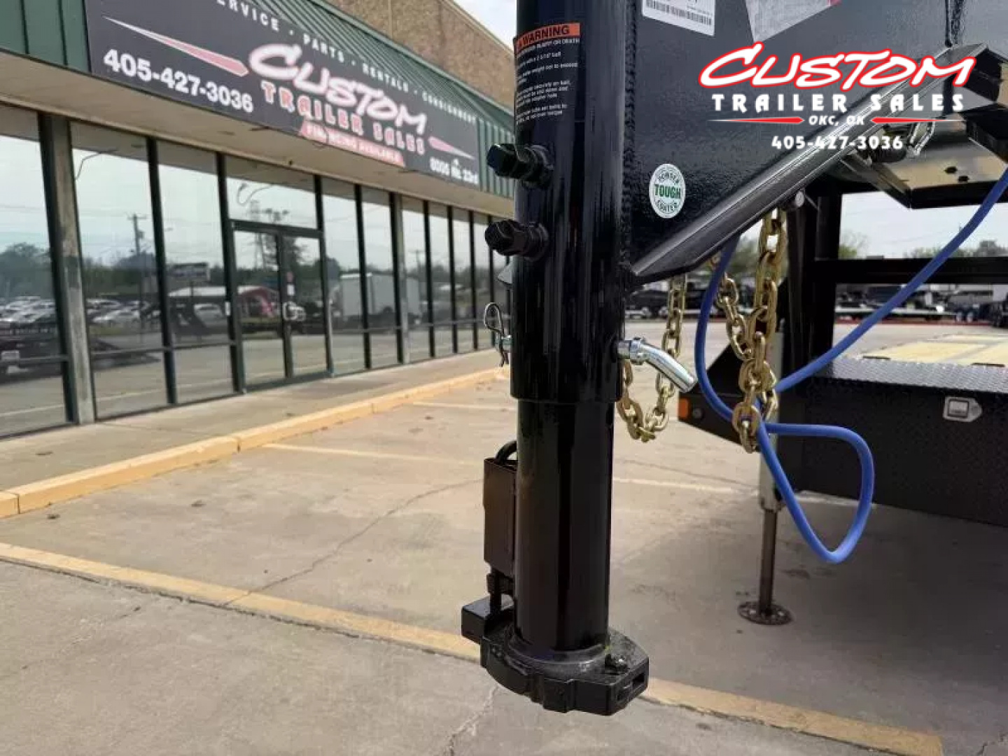 New #371552 2026 LOAD TRAIL GL 36 X 102 DUAL TANDEM LOW-PRO 20K GOOSENECK W/ HYDRAULIC DOVETAIL & JACKS