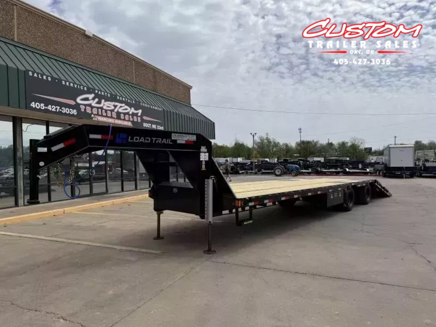 New #371552 2026 LOAD TRAIL GL 36 X 102 DUAL TANDEM LOW-PRO 20K GOOSENECK W/ HYDRAULIC DOVETAIL & JACKS