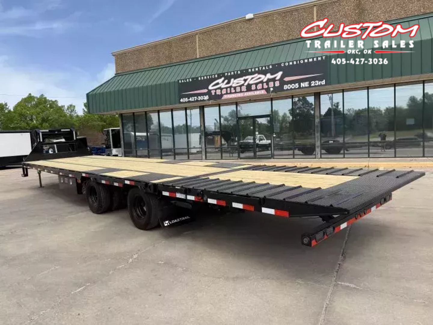 New #371552 2026 LOAD TRAIL GL 36 X 102 DUAL TANDEM LOW-PRO 20K GOOSENECK W/ HYDRAULIC DOVETAIL & JACKS