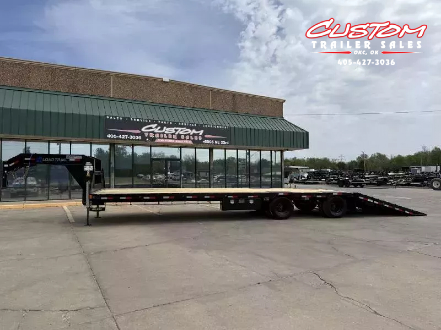 New #371552 2026 LOAD TRAIL GL 36 X 102 DUAL TANDEM LOW-PRO 20K GOOSENECK W/ HYDRAULIC DOVETAIL & JACKS