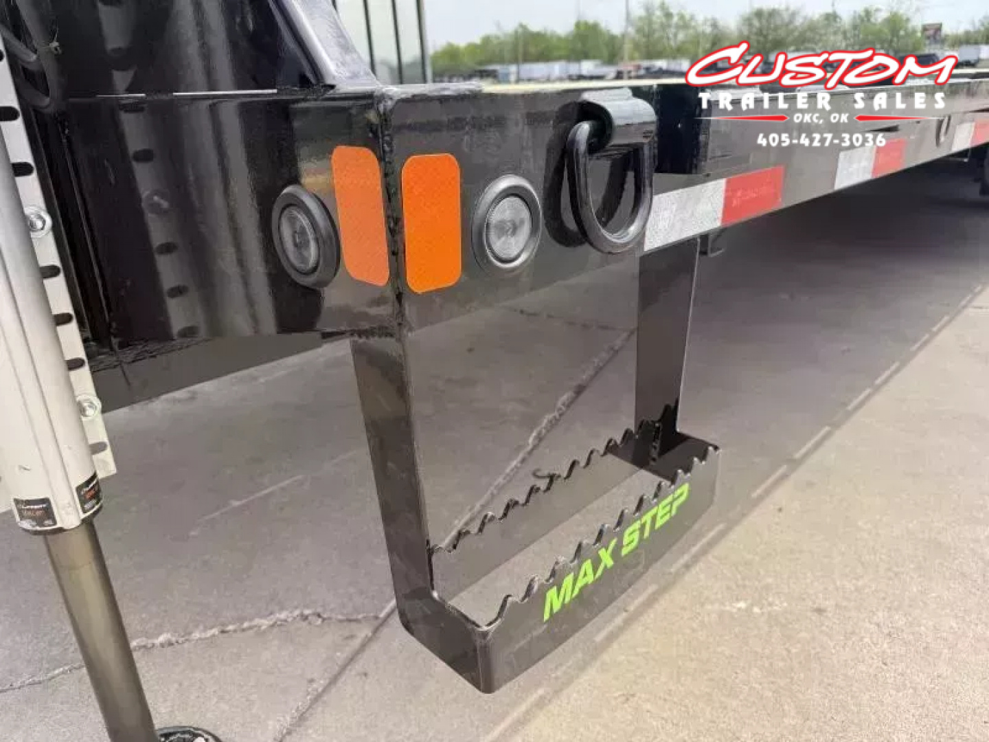 New #371552 2026 LOAD TRAIL GL 36 X 102 DUAL TANDEM LOW-PRO 20K GOOSENECK W/ HYDRAULIC DOVETAIL & JACKS