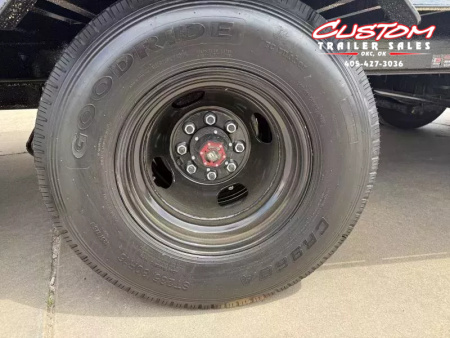 New #371552 2026 LOAD TRAIL GL 36 X 102 DUAL TANDEM LOW-PRO 20K GOOSENECK W/ HYDRAULIC DOVETAIL & JACKS