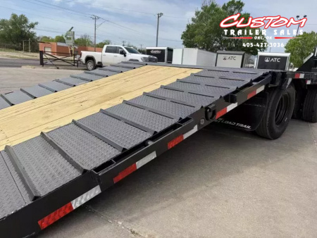 New #371552 2026 LOAD TRAIL GL 36 X 102 DUAL TANDEM LOW-PRO 20K GOOSENECK W/ HYDRAULIC DOVETAIL & JACKS