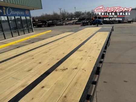 New #378465 2026 LOAD TRAIL GP 32 X 102 DUAL TANDEM LOW-PRO 20K GOOSENECK W/ MAX RAMPS