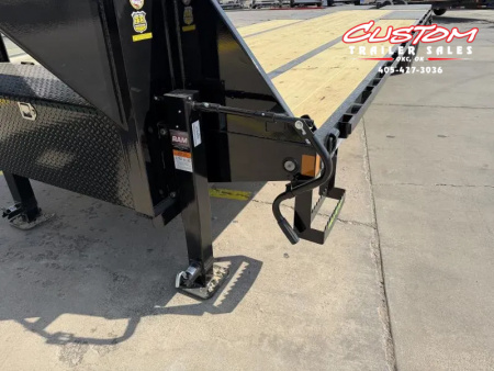 New #378465 2026 LOAD TRAIL GP 32 X 102 DUAL TANDEM LOW-PRO 20K GOOSENECK W/ MAX RAMPS