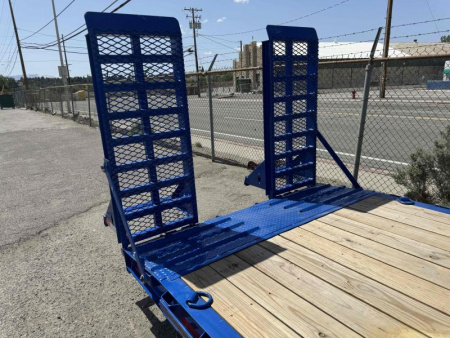 New 2024 Diamond C LPX 20' - 14.9K Low-profile Equipment Trailer