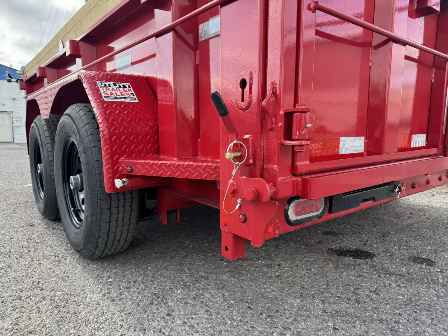 New 2025 Diamond C MDT 77"x12' - 10K Telescopic Dump Trailer