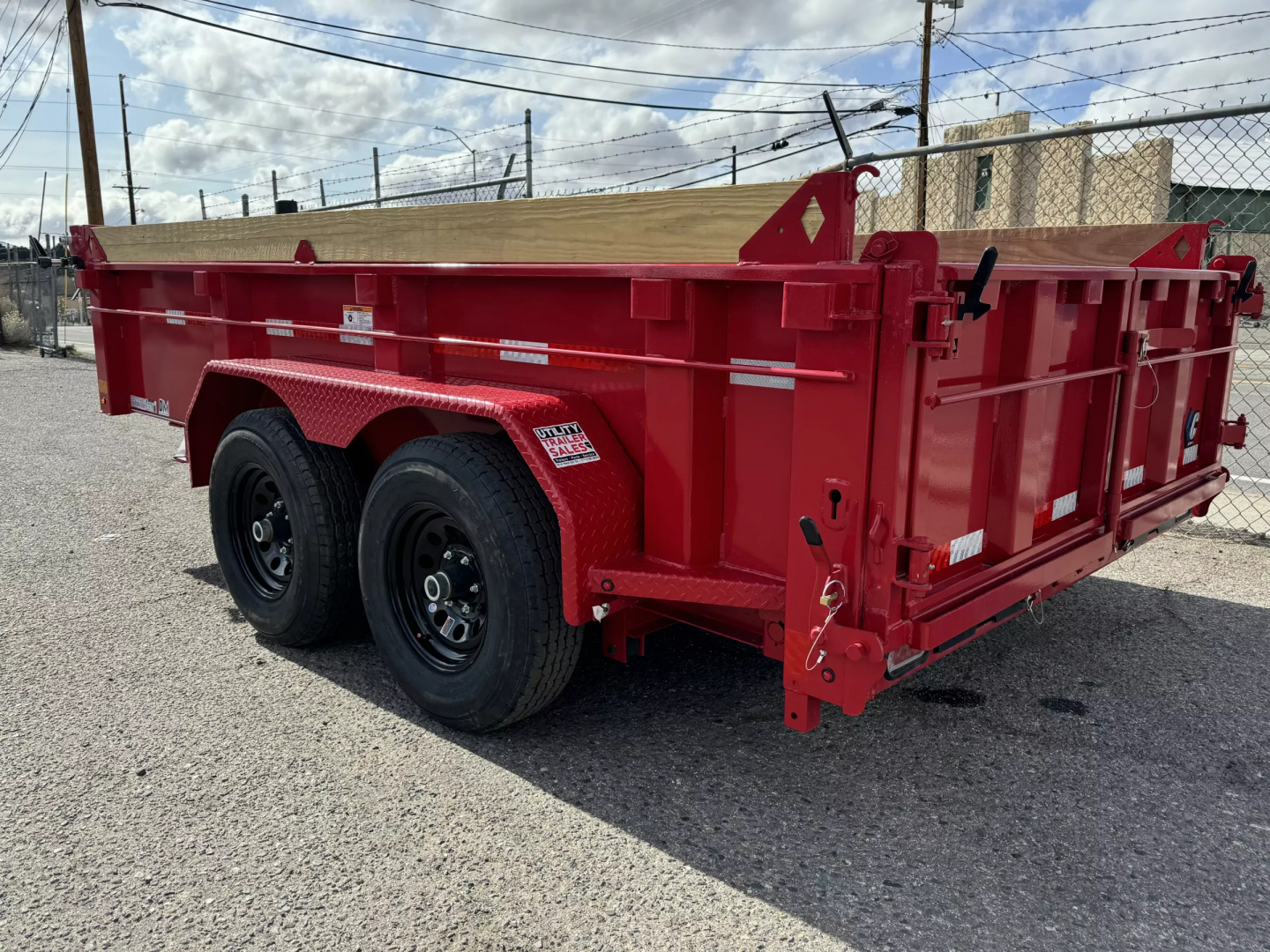 New 2025 Diamond C MDT 77"x12' - 10K Telescopic Dump Trailer