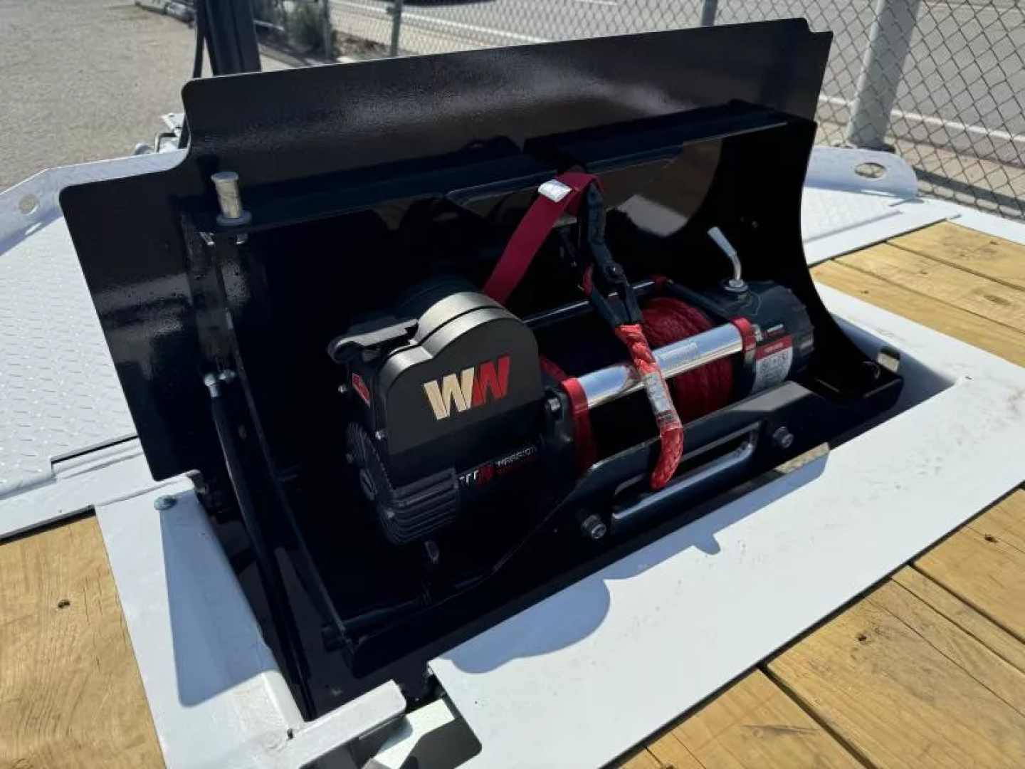 New 2025 Diamond C HDT 20' - 14.9K Equipment Tilt Trailer