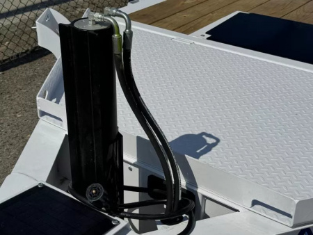 New 2025 Diamond C HDT 20' - 14.9K Equipment Tilt Trailer