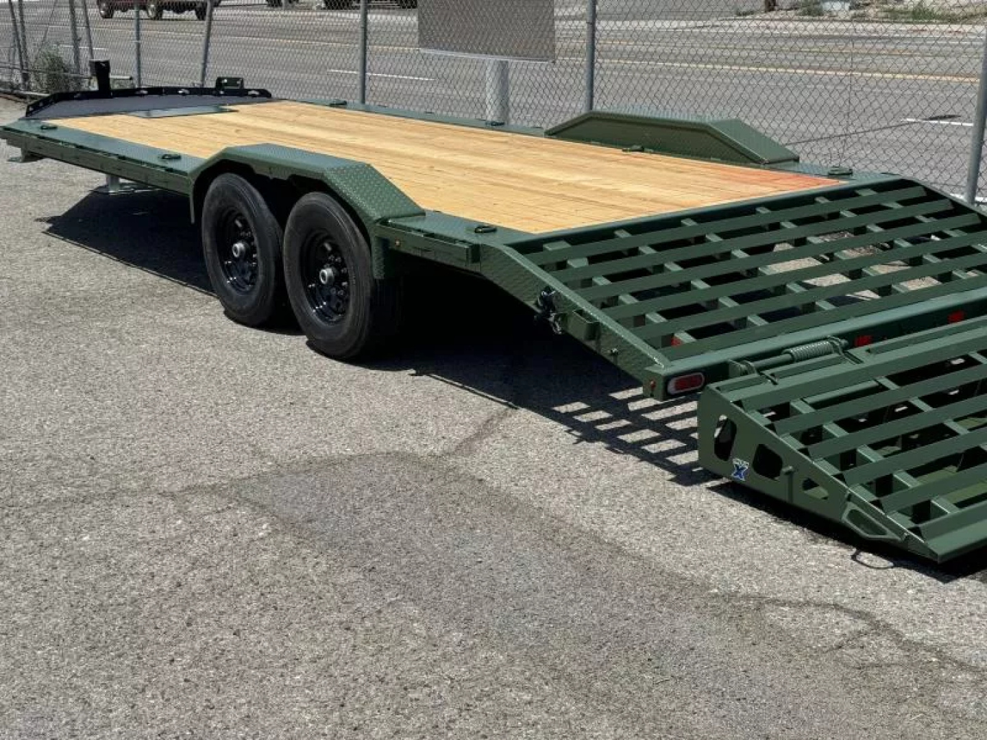 New 2025 Diamond C LPX 22' X-Ramp - 14.9K Equipment Trailer
