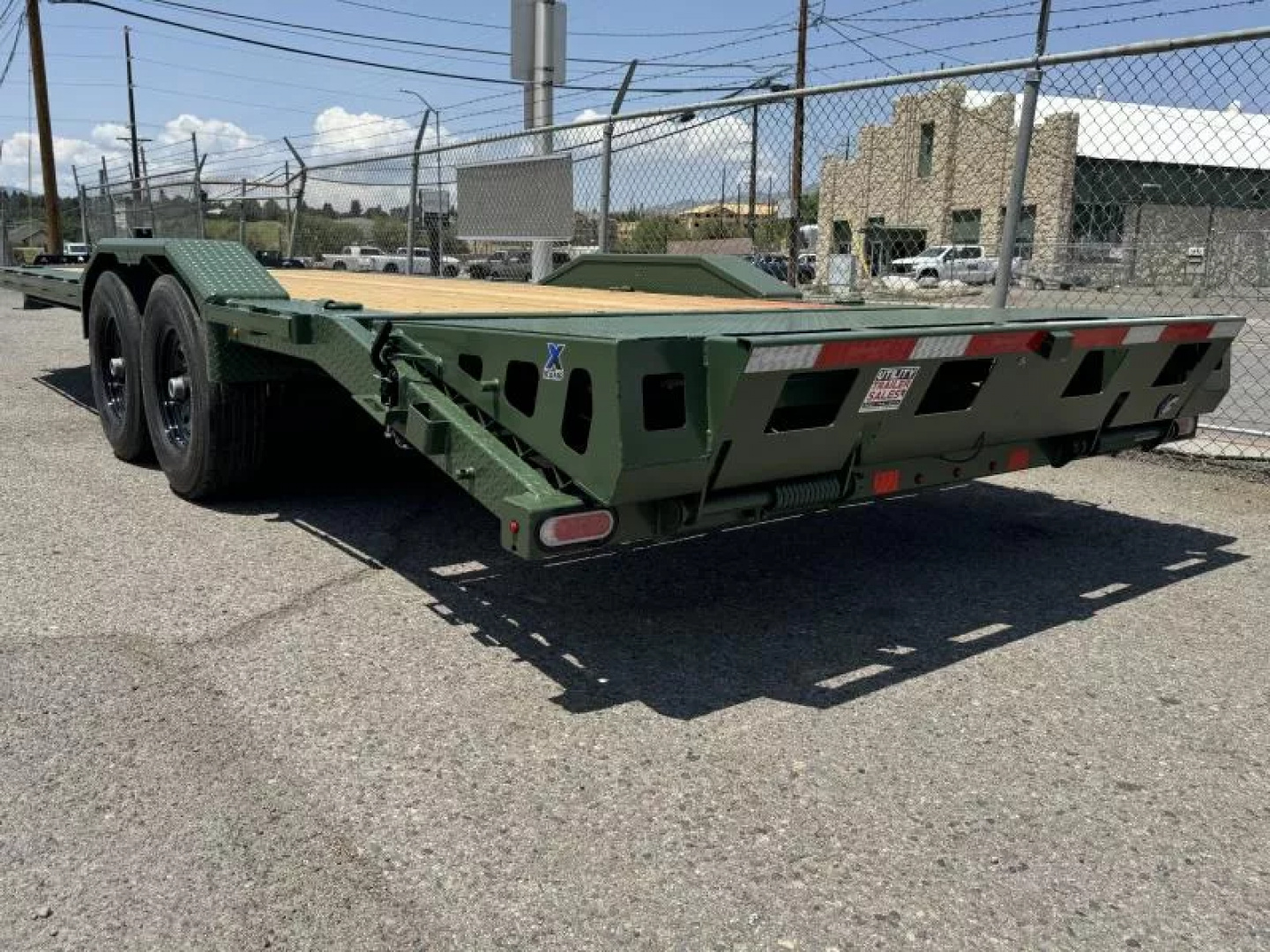 New 2025 Diamond C LPX 22' X-Ramp - 14.9K Equipment Trailer