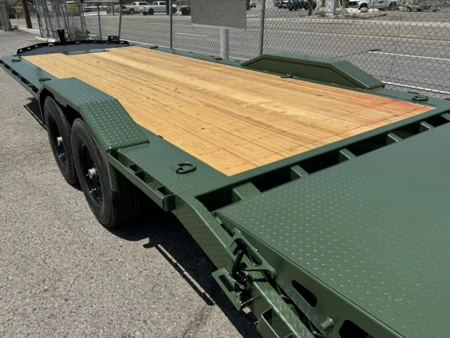 New 2025 Diamond C LPX 22' X-Ramp - 14.9K Equipment Trailer