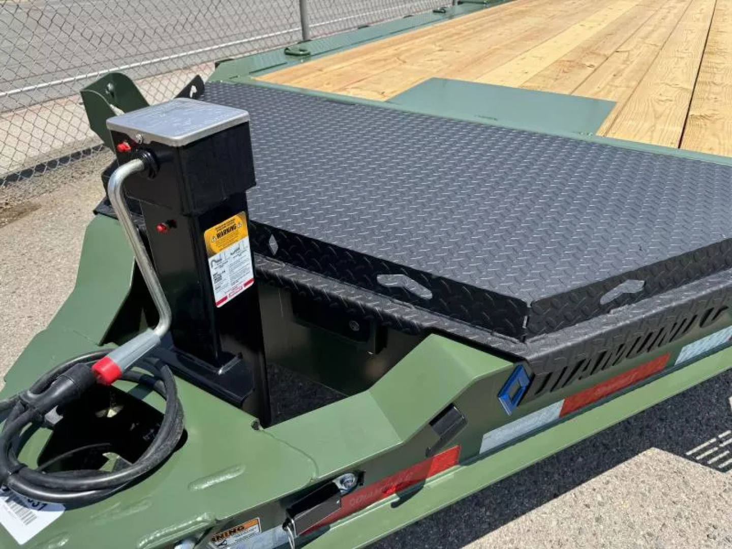 New 2025 Diamond C LPX 22' X-Ramp - 14.9K Equipment Trailer