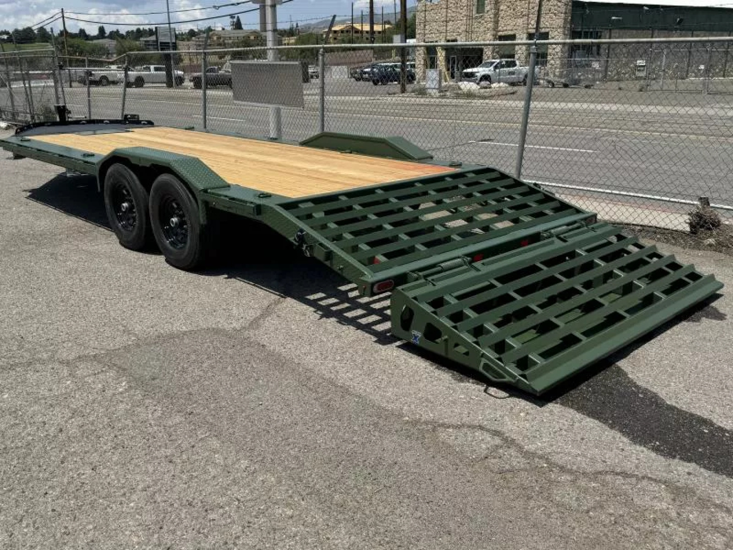 New 2025 Diamond C LPX 22' X-Ramp - 14.9K Equipment Trailer