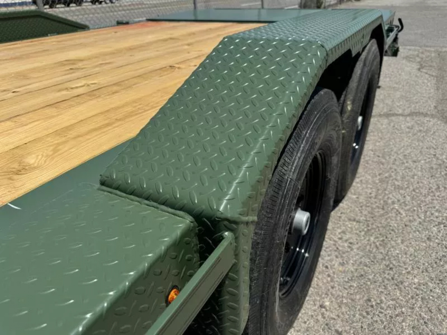 New 2025 Diamond C LPX 22' X-Ramp - 14.9K Equipment Trailer