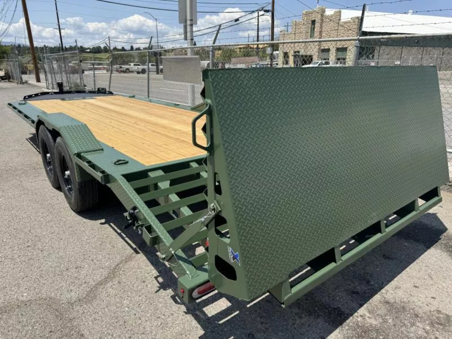 New 2025 Diamond C LPX 22' X-Ramp - 14.9K Equipment Trailer