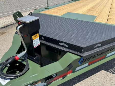 New 2025 Diamond C LPX 22' X-Ramp - 14.9K Equipment Trailer