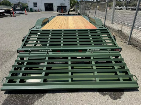 New 2025 Diamond C LPX 22' X-Ramp - 14.9K Equipment Trailer