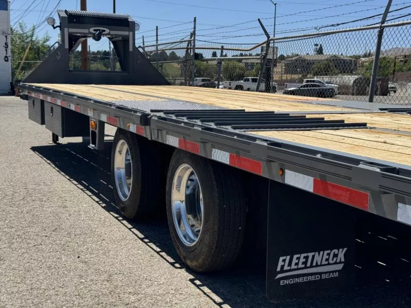 New 2025 Diamond C FMAX212 32' Pacesetter Edition - 25.9K Gooseneck Equipment Trailer