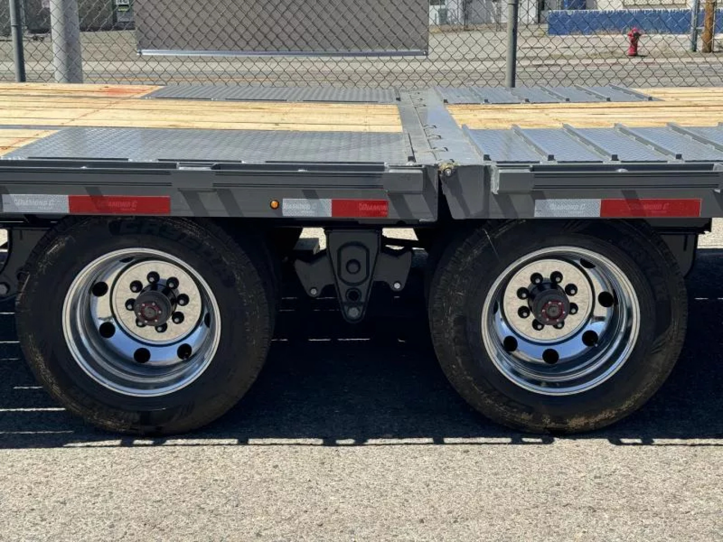 New 2025 Diamond C FMAX212 32' Pacesetter Edition - 25.9K Gooseneck Equipment Trailer