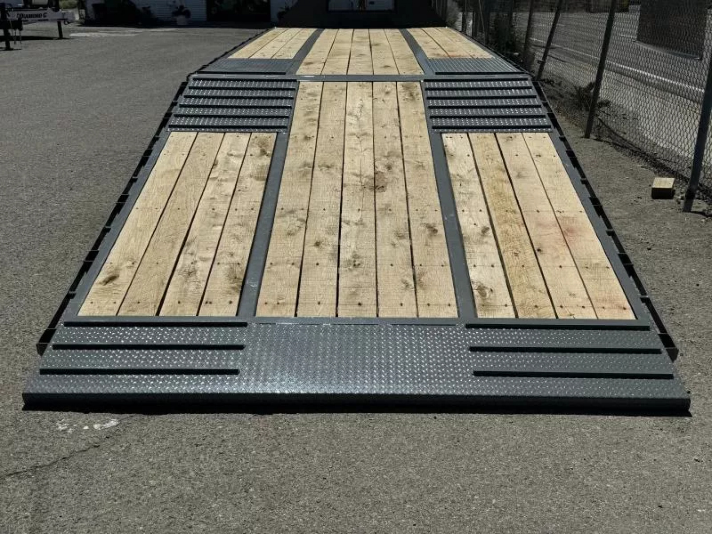 New 2025 Diamond C FMAX212 32' Pacesetter Edition - 25.9K Gooseneck Equipment Trailer