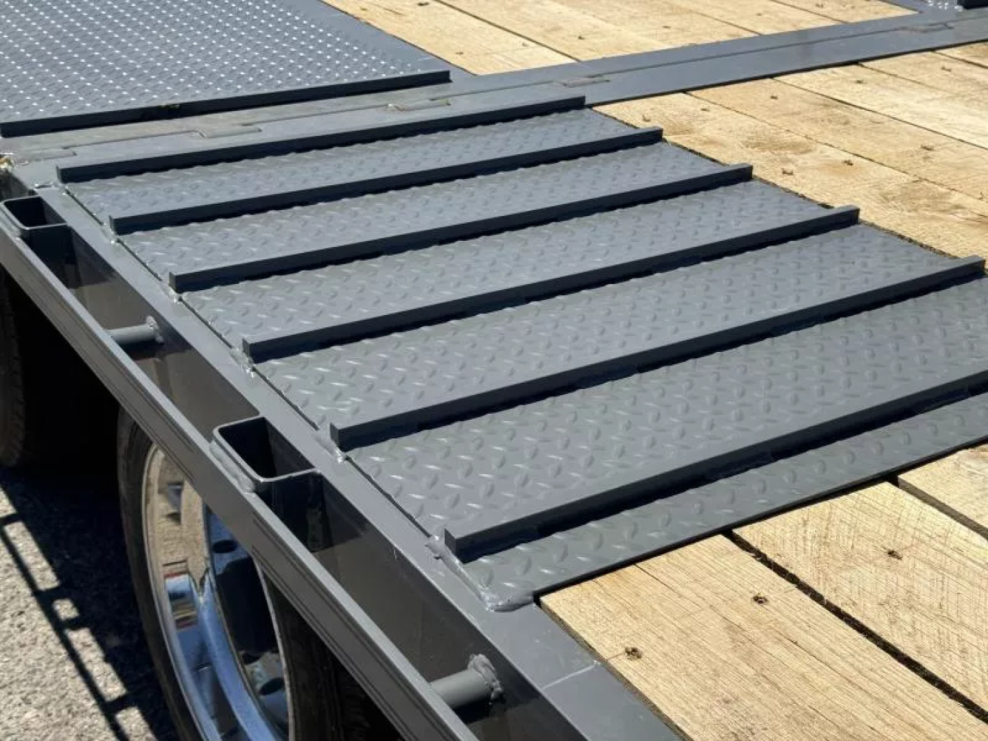 New 2025 Diamond C FMAX212 32' Pacesetter Edition - 25.9K Gooseneck Equipment Trailer