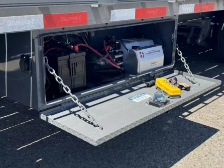 New 2025 Diamond C FMAX212 32' Pacesetter Edition - 25.9K Gooseneck Equipment Trailer