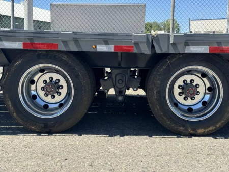 New 2025 Diamond C FMAX212 32' Pacesetter Edition - 25.9K Gooseneck Equipment Trailer