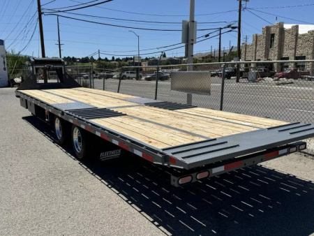 New 2025 Diamond C FMAX212 32' Pacesetter Edition - 25.9K Gooseneck Equipment Trailer