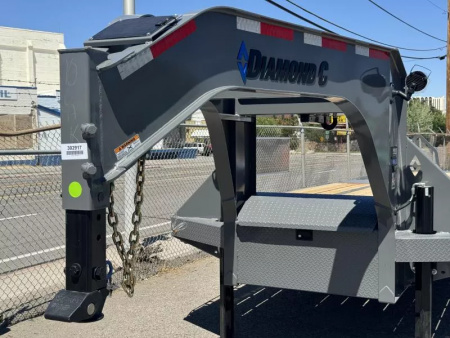 New 2025 Diamond C FMAX212 32' Pacesetter Edition - 25.9K Gooseneck Equipment Trailer