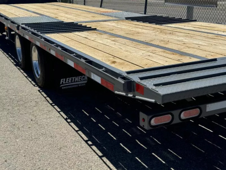 New 2025 Diamond C FMAX212 32' Pacesetter Edition - 25.9K Gooseneck Equipment Trailer