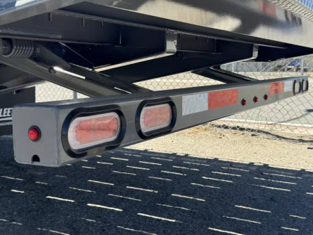 New 2025 Diamond C FMAX212 32' Pacesetter Edition - 25.9K Gooseneck Equipment Trailer