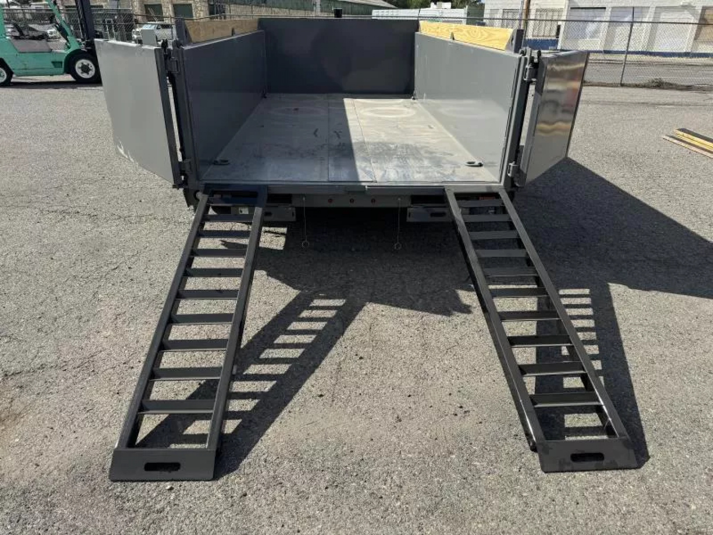 New 2026 Diamond C LPT 14' 32" Sides, 7 ga. Pacesetter Edition - 18K Telescopic Dump Trailer