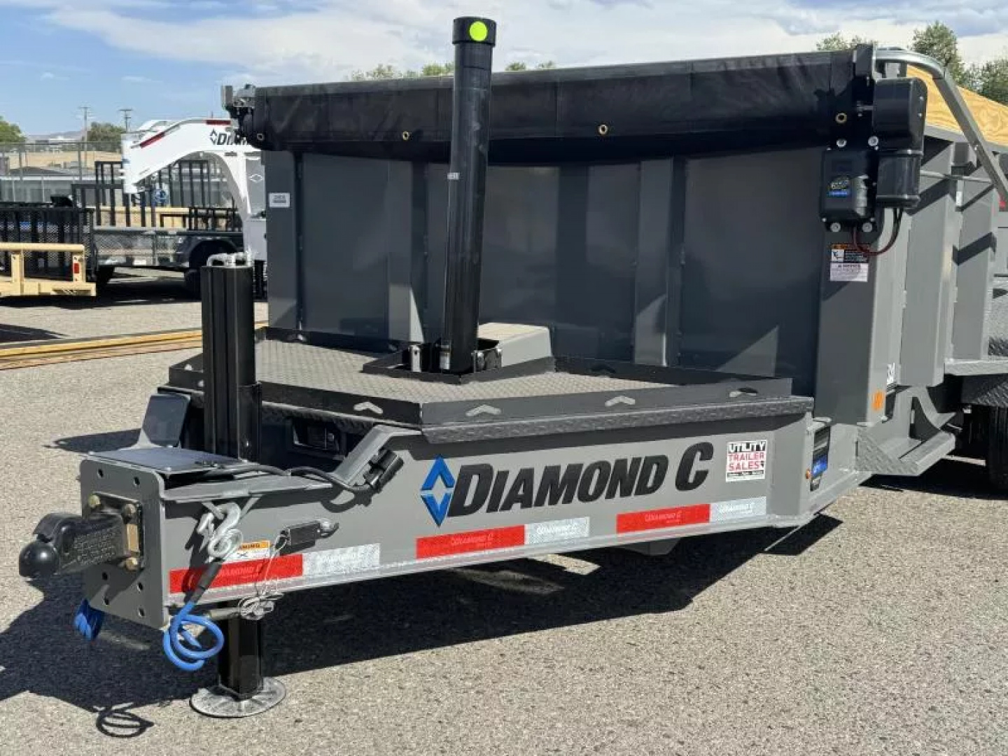 New 2026 Diamond C LPT 14' 32" Sides, 7 ga. Pacesetter Edition - 18K Telescopic Dump Trailer