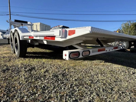 New 2026 Diamond C HXD-GN 24' - 23K Equipment Gooseneck Tilt Trailer