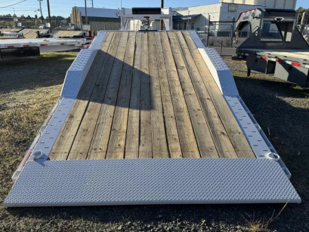 New 2026 Diamond C HXD-GN 24' - 23K Equipment Gooseneck Tilt Trailer