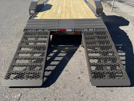 New 2026 Diamond C LPX 20' - 18K Equipment Trailer