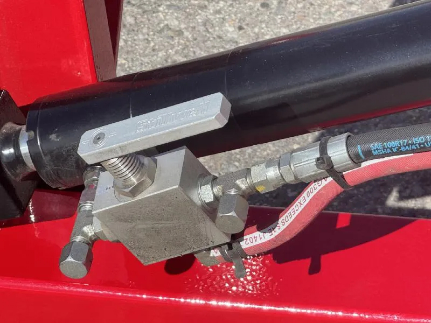 New 2026 Diamond C DSA 59"x10' - 7K Scissor Lift Tilt Trailer