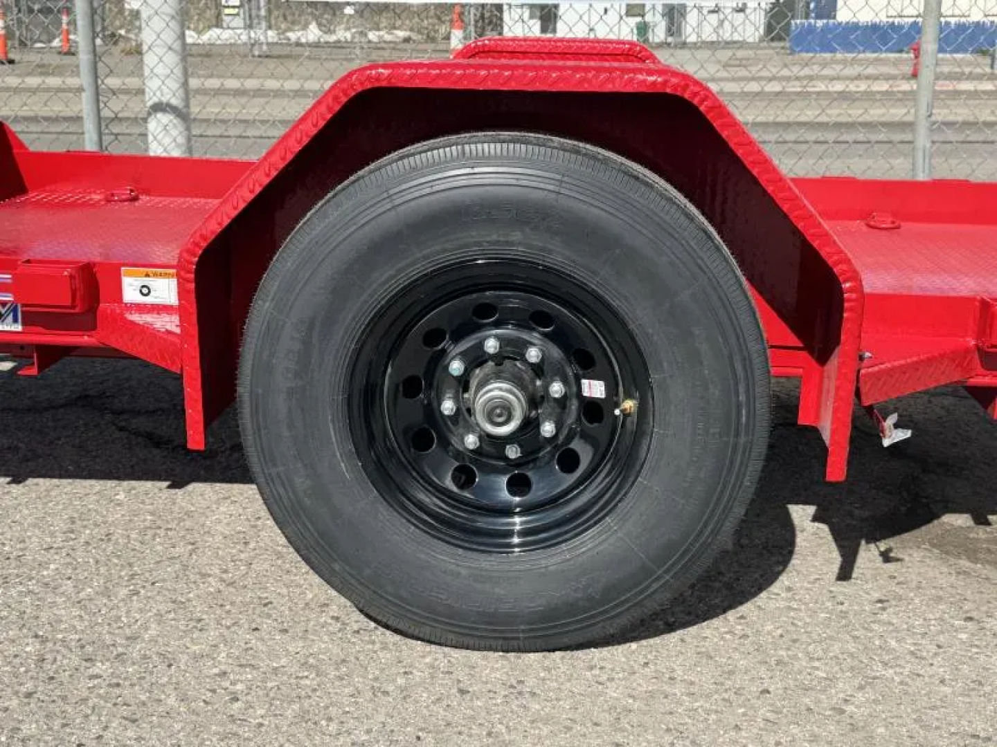 New 2026 Diamond C DSA 59"x10' - 7K Scissor Lift Tilt Trailer