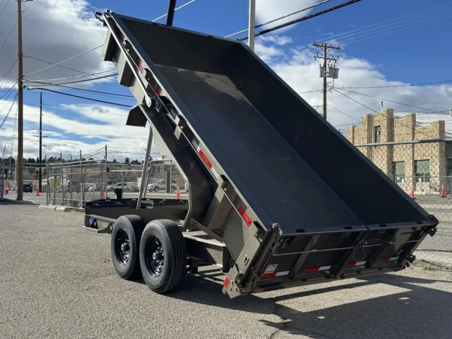 New 2026 Diamond C LPT 14' - 15.5K Telescopic Dump Trailer