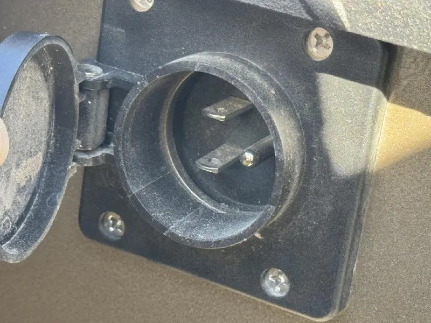 New 2026 Diamond C LPT 14' - 15.5K Telescopic Dump Trailer