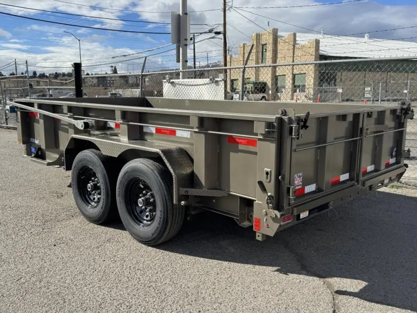 New 2026 Diamond C LPT 14' - 15.5K Telescopic Dump Trailer