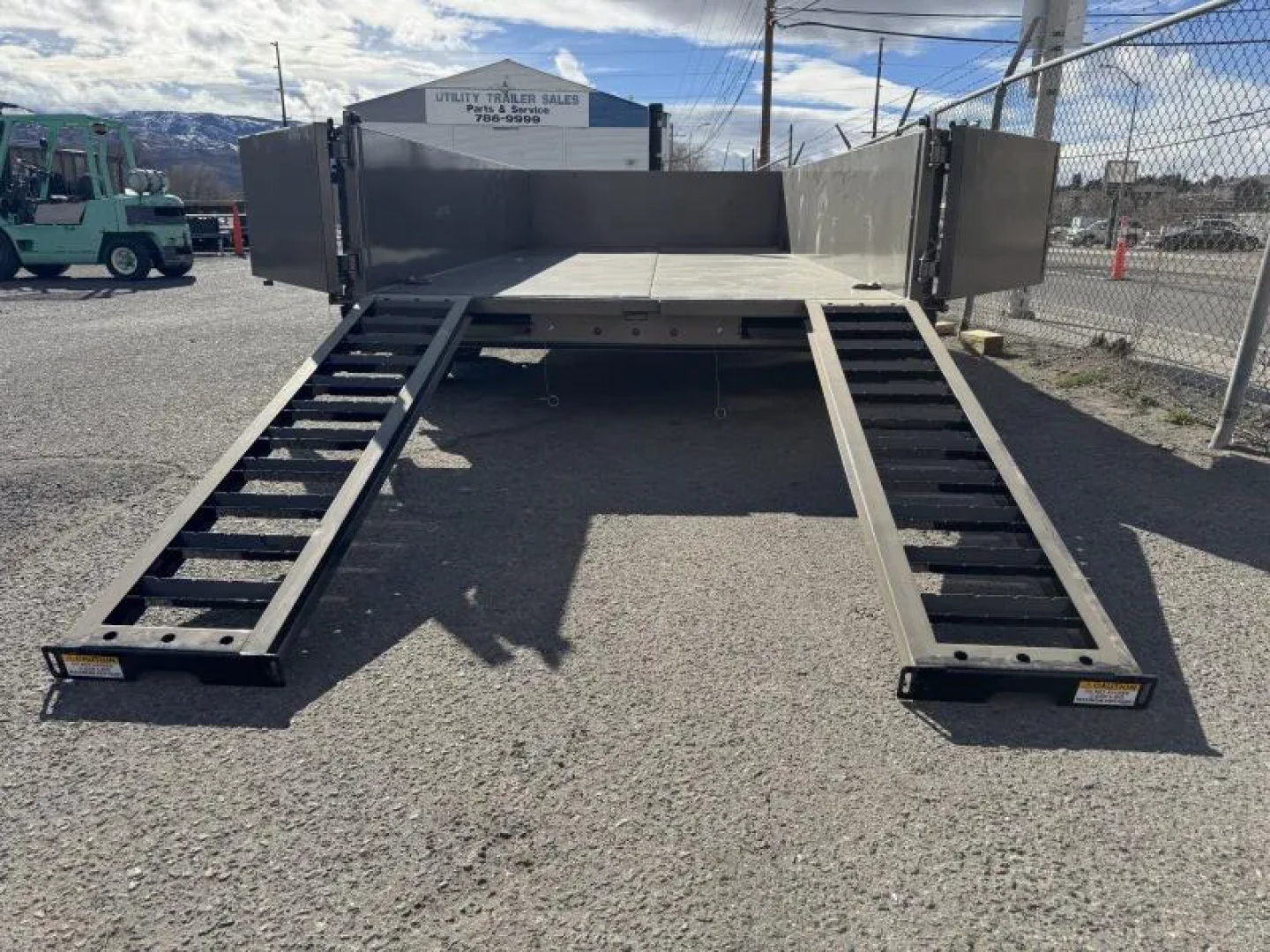 New 2026 Diamond C LPT 14' - 15.5K Telescopic Dump Trailer